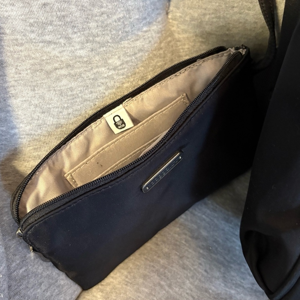 Baggallini Black Laptop Backpack - Picture 6 of 9